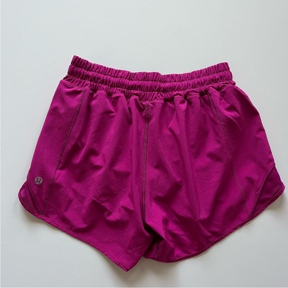 Lululemon Hotty Hot Short II Long 4" in Ripened Raspberry Sz 4 - Picture 6 of 7